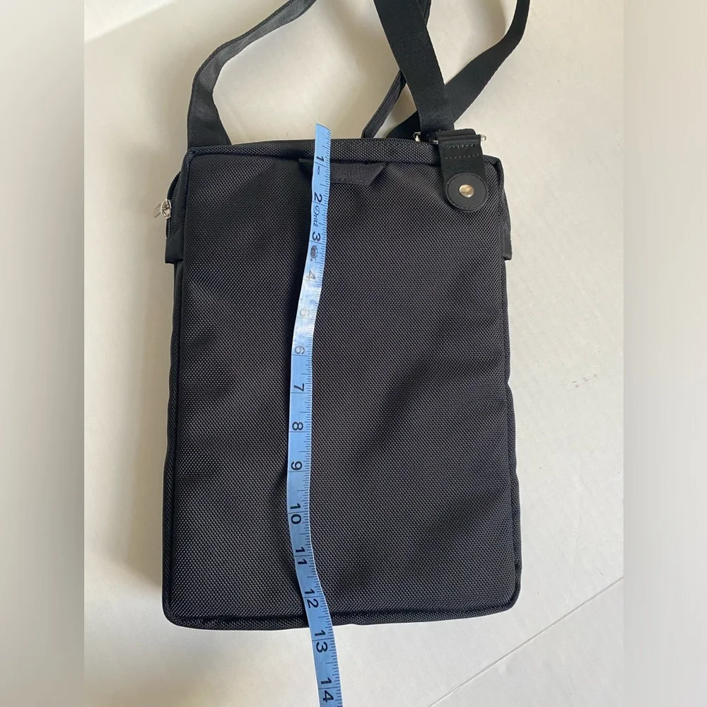 Tucano Finatex Black iPad Tablet Crossbody Shoulder Bag – Excellent Condition